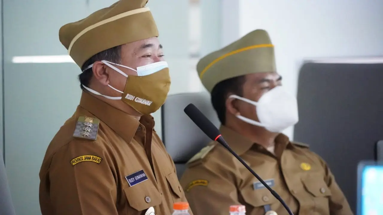 Bupati Garut Rudy Gunawan, memastikan dalam waktu dekat sebanyak 46 ribu warga miskin Garut bakal segera mendapatkan Bantuan Sosial Tunai pada pertengah Juli ini.