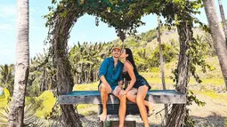 Bahkan, Jedar dan suami sempat merayakan anniversary pernikahan mereka di sana. Momen itu begitu romantis dihabiskan dengan berpelukan dan ciuman mesra. (Liputan6.com/IG/@inijedar)