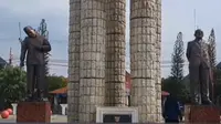 Selain Kena Tenda, Ini Sederet Fakta Kepala Patung Soekarno di Indramayu Miring