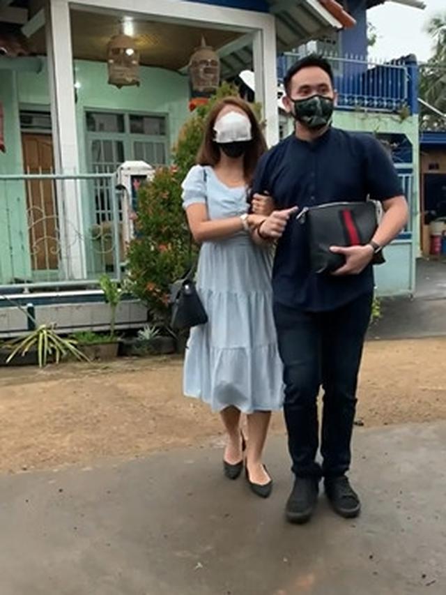 6 Momen Jenita Janet Dapat Kado Ulang Tahun Peternakan Sapi dari Suami