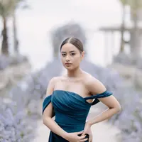 Adik Maudy Ayunda Amanda Khairunnisa juga tampil istimewa di hari pernikahan sang kakak dari berkebaya sampai bergaun ala karpet merah (Foto: Instagram @akhairunnisa)