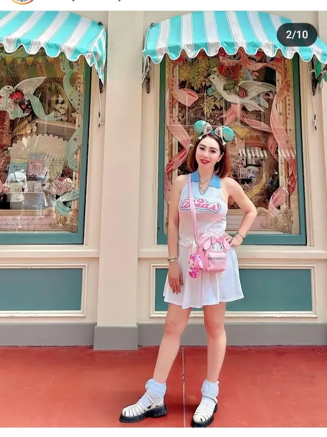 Femmy Permatasari berada di Disneyland Tokyo, Jepang bareng dua putrinya (Foto: instagram femmypermatasari)