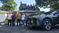 PT KAI menyewa 9 unit mobil listrik Toyota bZ4X (Amal/Liputan6.com)