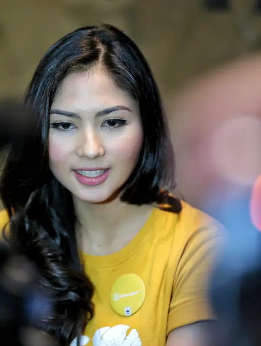 "Setelah saya cari tahu sugar glider itu sudah termasuk hewan dilindungi. Kalo saya beli atau menerima sama aja saya menciptakan pasar (perdagangan hewan dilindungi)," kata perempuan berdarah Indonesia Belanda tersebut. (Adrian Putra/Bintang.com)