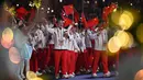 Parade kontingen tuan rumah China saat upacara penutupan Asian Games 2022 yang berlangsung di Hangzhou Olympic Sports Centre Stadium, Hangzhou, China pada Minggu (08/10/2023). (AFP/Philip Fong)