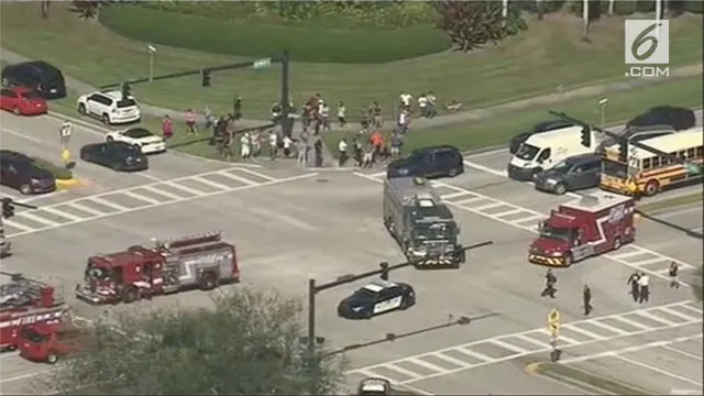 Penembakan kembali terjadi di sebuah SMU, Florida, Amerika Serikat. Penembakan itu mengakibatkan 20 orang terluka