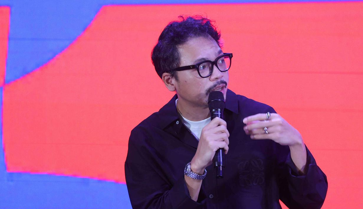 Dalam acara ini, Vidio selaku penyelenggara bakal membuat sejarah dengan menyatukan tiga trofi paling bergengsi dari liga sepak bola dunia: Premier League, Serie A, dan LaLiga di panggung yang sama untuk pertama kalinya. (Bola.com/M Iqbal Ichsan)