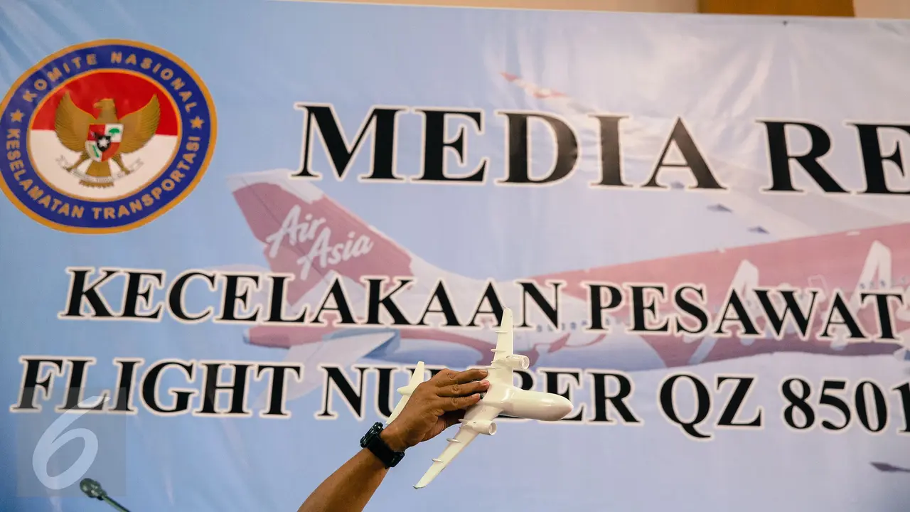 20151201-KNKT Beberkan Penyebab Kecelakaan Air Asia QZ 8501-Jakarta