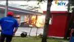 Satu orang tewas setelah terjebak di kebakaran dan belum diketahui identitasnya. Selain itu, tiga korban lainnya luka-luka. Tak hanya sekali, namun ledakan terjadi beberapa kali.