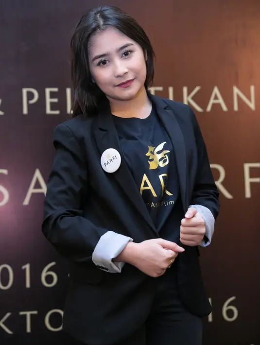Memasuki usia 20 tahun, prestasi demi prestasi terus didapatkan. Pada tahun ini, ia dinobatkan sebagai Artis Terfavorit Wanita dalam Panasonic Gobel Awards 2016. (Adrian Putra/Bintang.com)