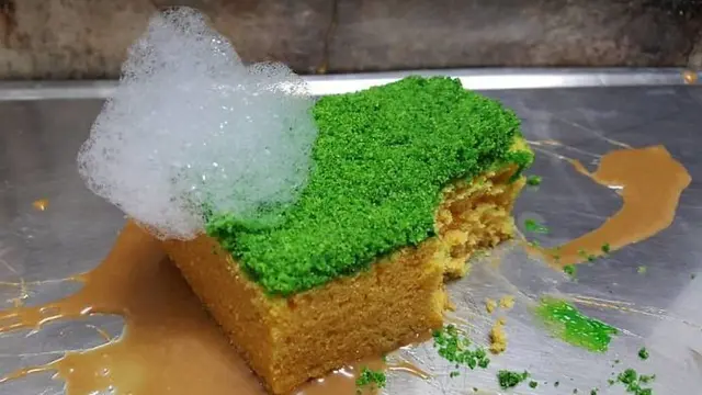 [Bintang] Makan Unik