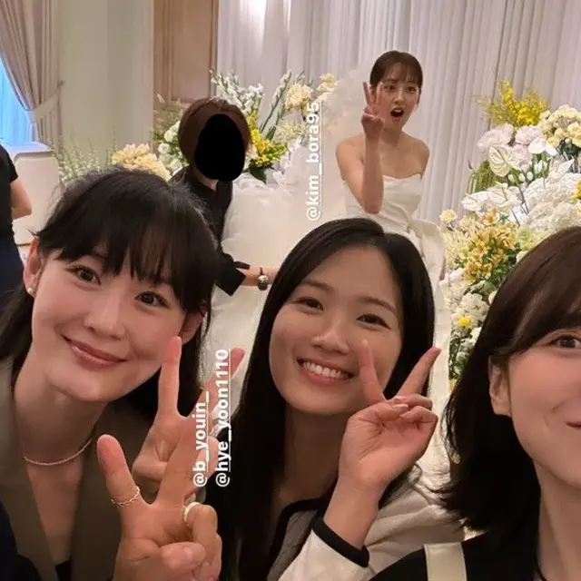 Aktris Korea Kim Bora Resmi Dinikahi Sutradara, Dihadiri Kim Hye Yoon Sebelum Terbang ke Bali
