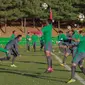 Gelandang Timnas Indonesia U-19, Egy Maulana Vikri, bersama rekan-rekan berlatih di Paju National Football Centre, Gyeonggi, Minggu (29/10/2017). Persiapan dilakukan Timnas U-19 jelang laga Kualifikasi Piala Asia 2018. (Bola.com/Media PSSI)