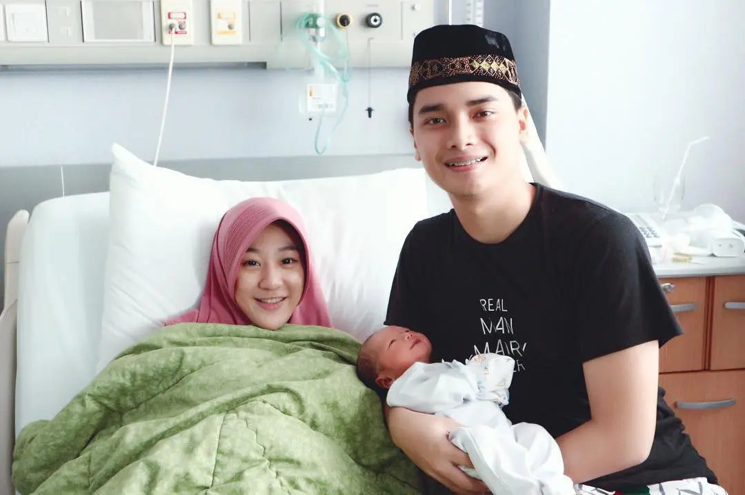 Muhammad Alvin Faiz dan Larissa Chou