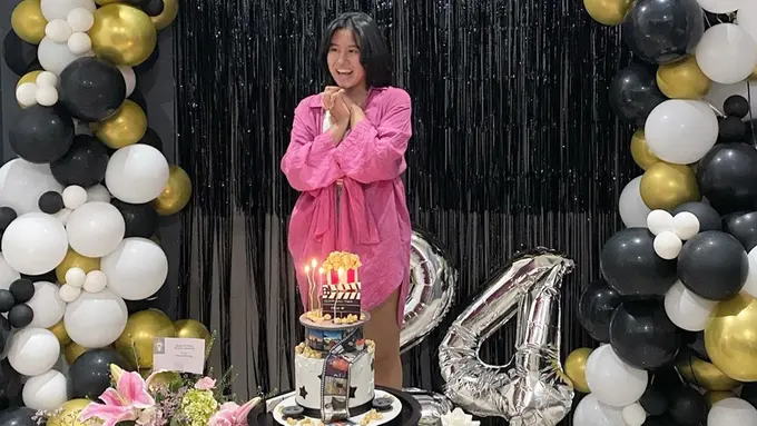 Potret Ulang Tahun Shenina Cinnamon ke-24, Dapat Kejutan Romantis dari Angga Yunanda