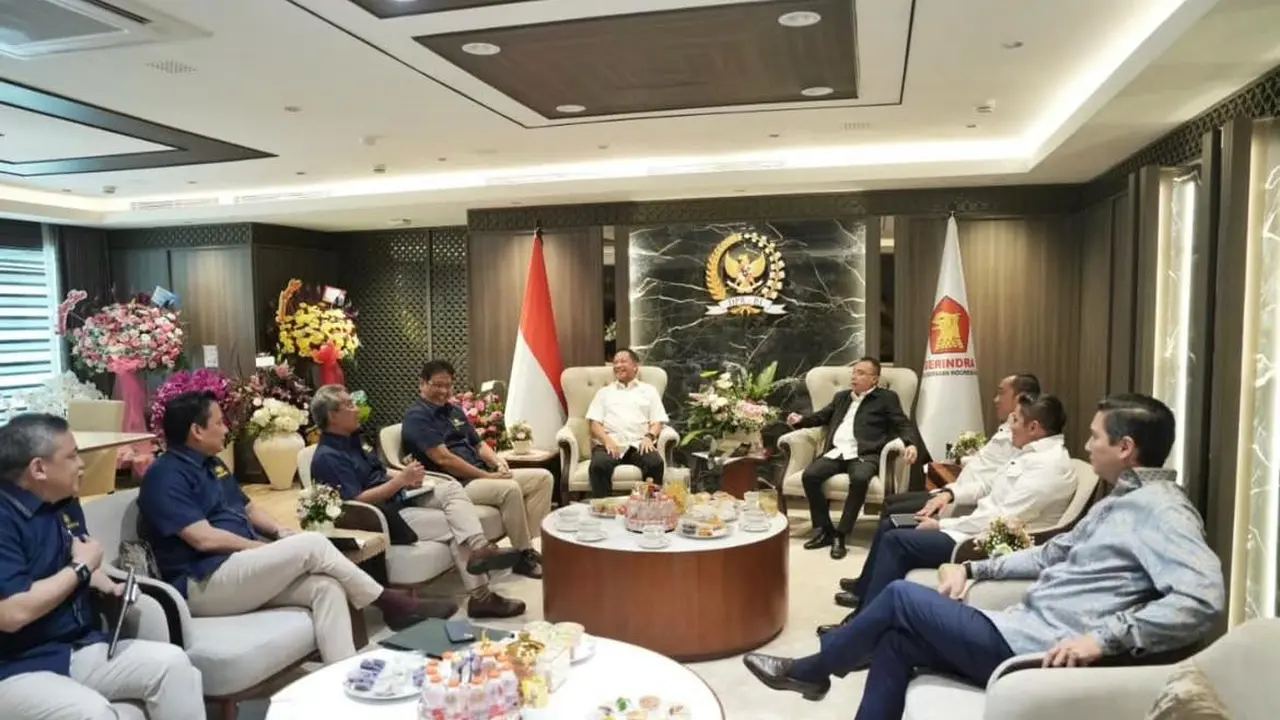 Pertemuan antara Wakil Ketua DPR Sufmi Dasco Ahmad dengan Seskab Teddy, Mensesneg Prasetyo Hadi, Menkeu Purbaya, Mendagri Tito Karnavian di DPR.