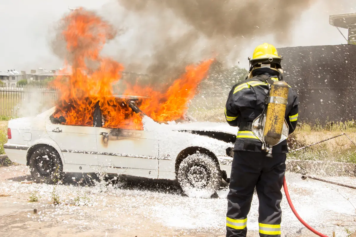 Mobil Terbakar