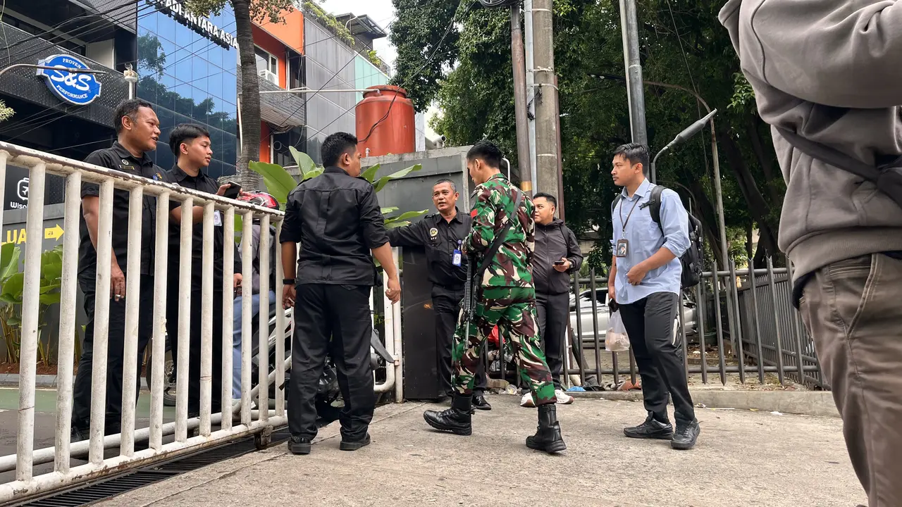 Kantor Badan Gizi Nasional (BGN), Jalan Kebon Sirih, Menteng, Jakarta Pusat (Jakpus) dijaga ketat pada Rabu (3/6/2026) pagi usai Presiden Prabowo Subianto mencopot Kepala BGN Dadan Hindayana (Liputan6.com/Winda Nelfira)