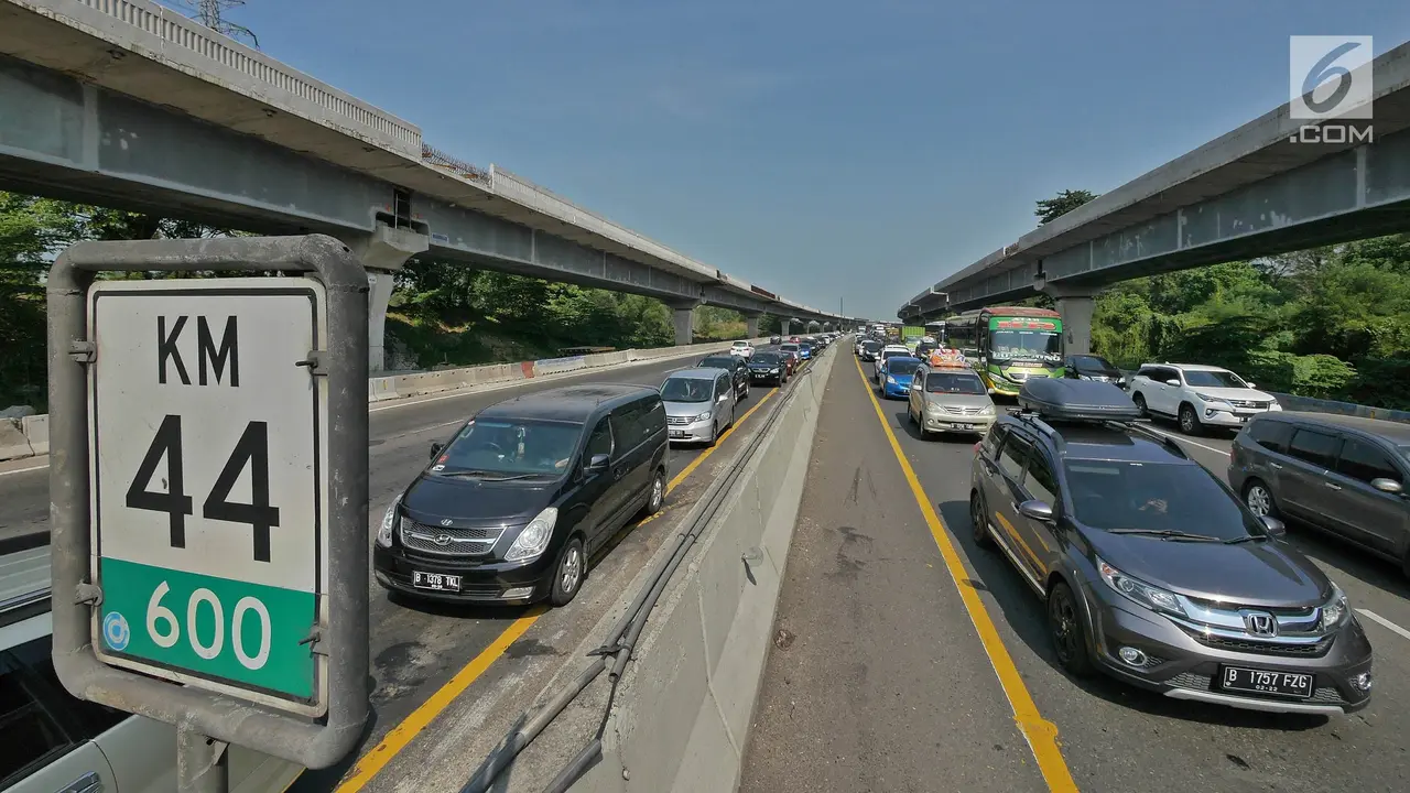 Contraflow Dibuka, Tol Jakarta-Cikampek Tetap Macet