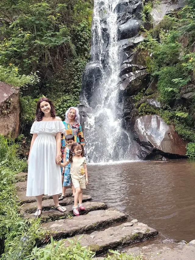 Gaya Natural Kimberly Ryder Jadi Inspirasi Ibu Masa Kini (Instagram/@kimbrlyryder)