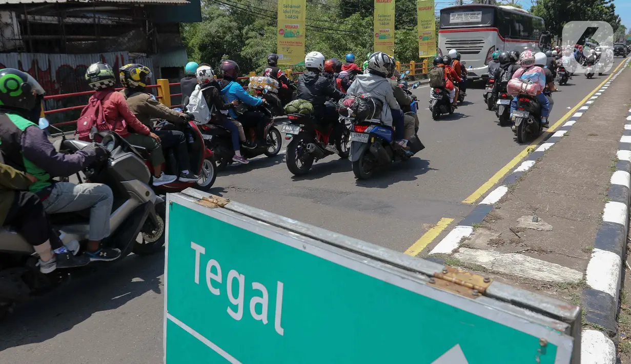 Selain itu, mereka menilai mudik menggunakan motor juga bisa menghemat biaya perjalanan. (Liputan6.com/Herman Zakharia)