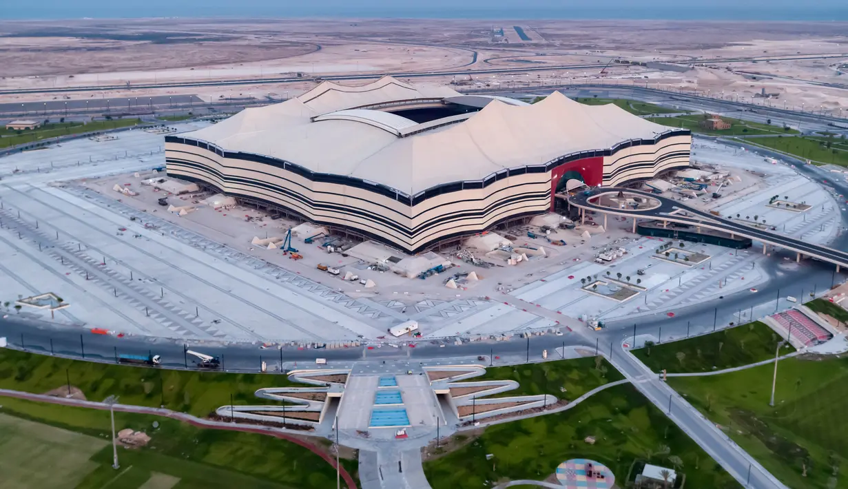 <p>Gambar yang dirilis pada 20 November 2019 memperlihatkan Stadion Al Bayt yang menjadi venue Piala Dunia 2022 sedang dalam pembangunan di utara kota Al Khor. Piala Dunia 2022 Qatar rencananya akan dimulai pada 21 November hingga 18 Desember. (Qatar&rsquo;s Supreme Committee for Delivery and Legacy/AFP)</p>