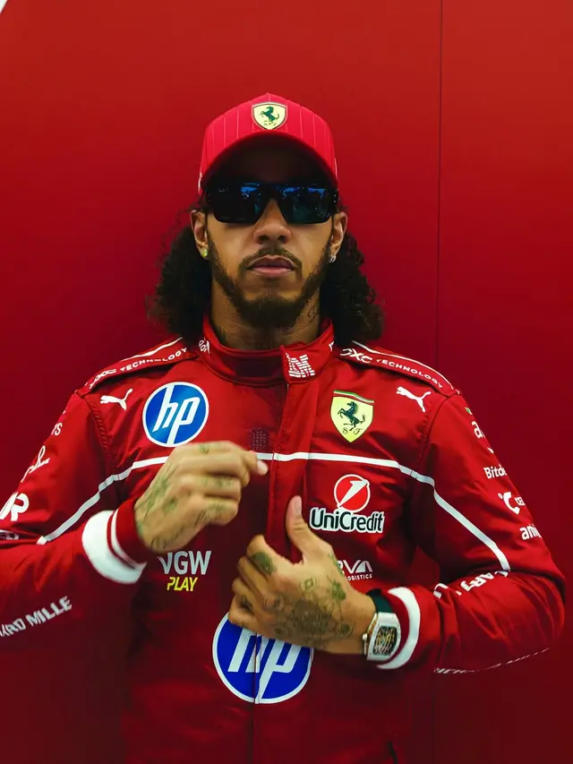 6 Pesona Lisa BLACKPINK Tampil Stunning dengan Glam Makeup dan Side Bangs untuk Las Vegas F1 Grand Prix