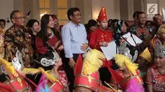 Ratusan anak dari berbagai latar belakang menggelar pentas kesenian di Balai Kota. Acara itu dihadiri Djarot saiful Hidayat.