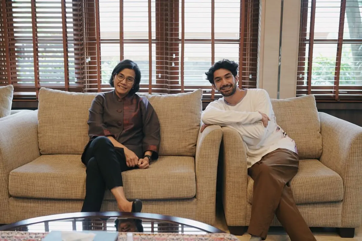 Stri Mulyani dan Reza Rahadian.