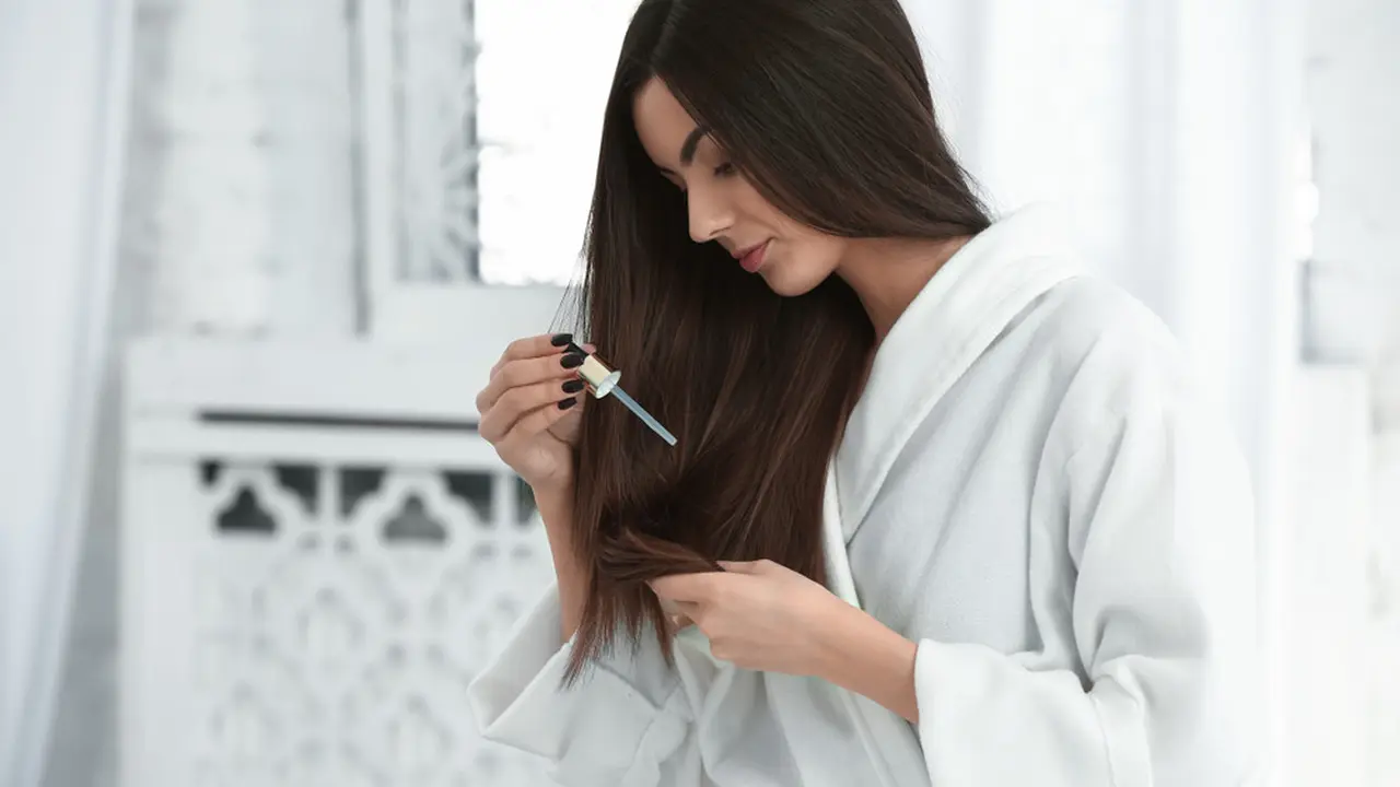 ilustrasi serum rambut/Pixel-Shot/shutterstock