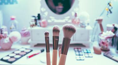 Pass The Brush Challenge Obati Kangen Makeup Saat Wfh Beauty