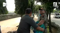 Kejar-kejaran terjadi antara satpol PP dengan PKL bandel yang tak terima saat akan ditertibkan.