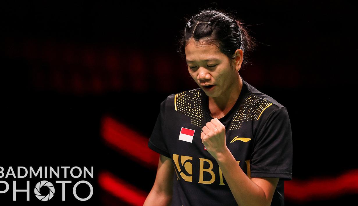 Nandini sukses tancap gas di gim kedua. Ia tercatat mampu unggul dengan skor 11-9 di interval kedua. Bahkan, ia sukses mempertahankan keunggulan di gim kedua dengan skor 21-16. (Badminton Photo/Yves Lacroix)