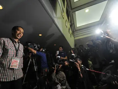Jokowi Ajak Istri Ambil Nomor Urut ke KPU