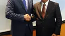 Wapres Jusuf Kalla bersalaman dengan Presiden Bank Dunia, Jim Yong Kim di Washington DC, Amerika Serikat, (1/4). JK bertemu pimpinan Bank Dunia di Sela lawatan kerja guna menghadiri Nuclear Security Summit (KTT Keamanan Nuklir) keempat. (Tim Media Wapres)