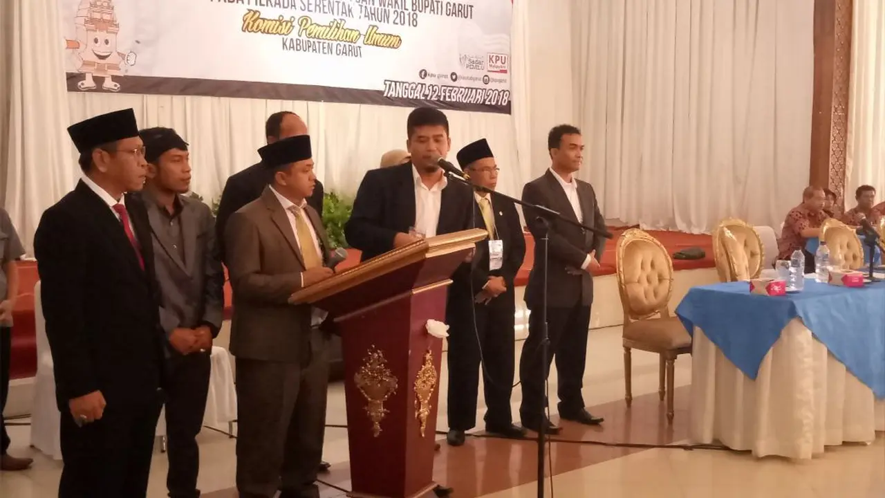 Rapat pleno terbuka penetapan pasangan calon bupati dan wakil bupati Garut. (Liputan6.com/Jayadi Supriadin)