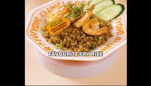 Nasi goreng spesial Uncle Roger. (dok. Instagram @mrnigelng/https://www.instagram.com/p/C_x-0btP_-B/?hl=en/Dinny Mutiah)