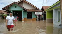Penampakan banjir yang menggenangi pemukiman warga di Pantura Cirebon. Foto (Liputan6.com / Panji Prayitno)