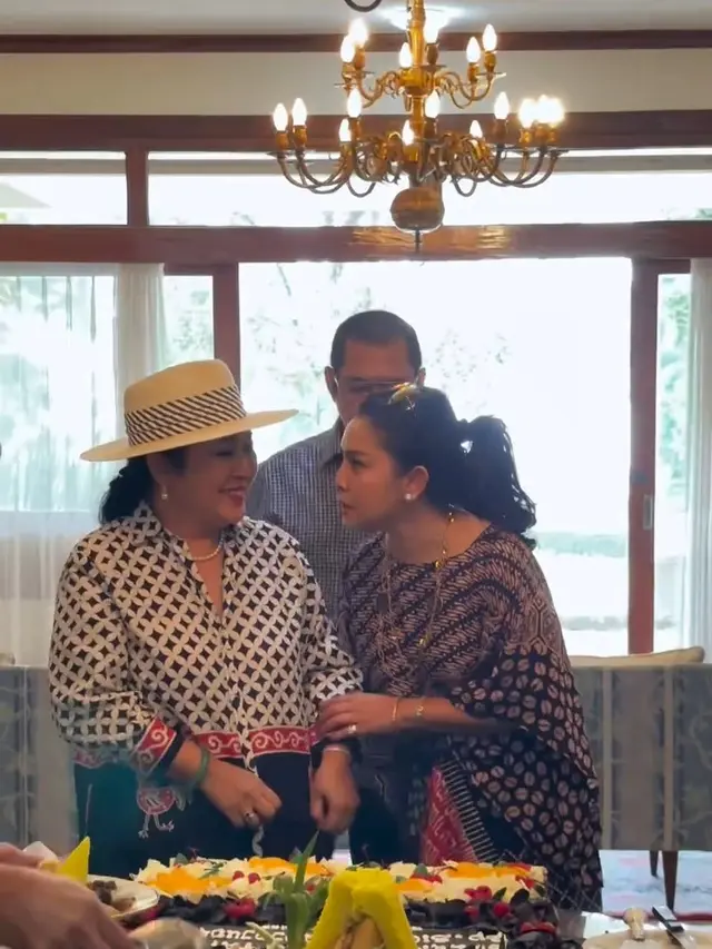 Potret Ulang Tahun ke-73 Sigit Harjojudanto Putra Kedua Soeharto, Dirayakan Keluarga Besar Cendana