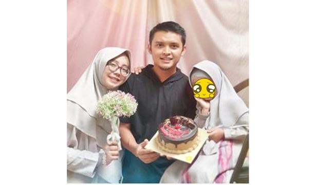 Cerai Usai 11 Tahun Menikah, Ini 6 Potret Kenangan Dodi Hidayatullah dan Istri