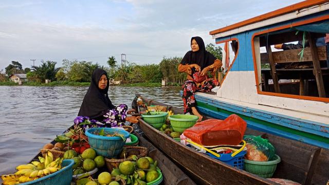 Pasar Terapung Lok Baintan