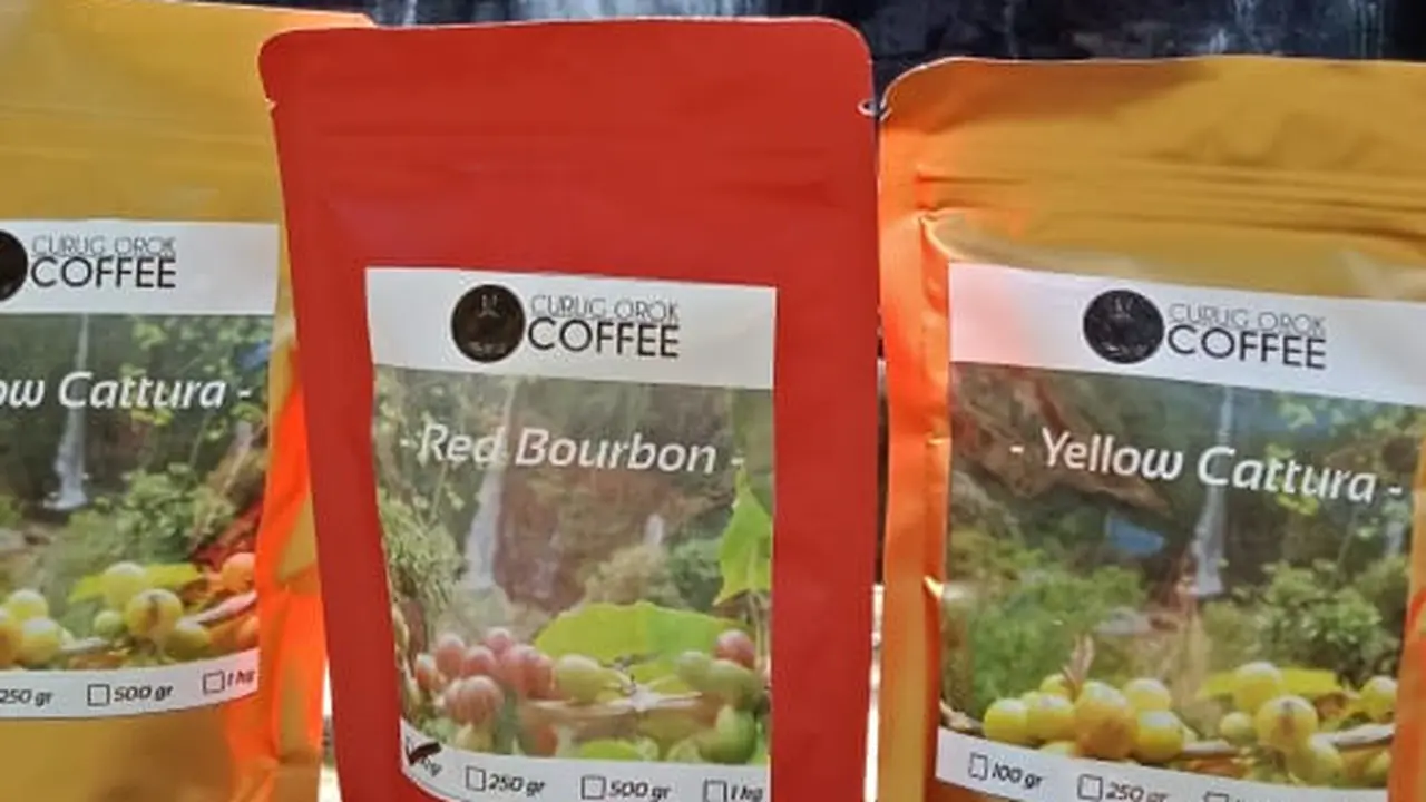 Beberapa kemasan Kopi Kunng Curug Orok yang siap dipasarkan