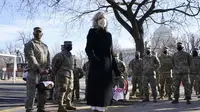 Ibu Negara Jill Biden mengunjungi Garda Nasional di Washington, DC. Dok: AP Photo/Jacquelyn Martin, Pool