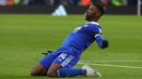 Selebrasi striker Leicester City, Kelechi Iheanacho setelah mencetak gol ke gawang Tottenham Hotspur pada laga Liga Inggris 2022/2023 di King Power Stadium, Leicester (11/2/2023). Kelechi Iheanacho pernah membela Manchester City selama 2 musim sejak 2015/2016 hingga 2016/2017. Sejak awal 2017/2018 ia hijrah ke Leicester City hingga kini. Meski kini menempati posisi 16, namun The Foxes hanya unggul selisih gol dari Nottingham Forest di posisi 18. (AFP/Geoff Caddick)