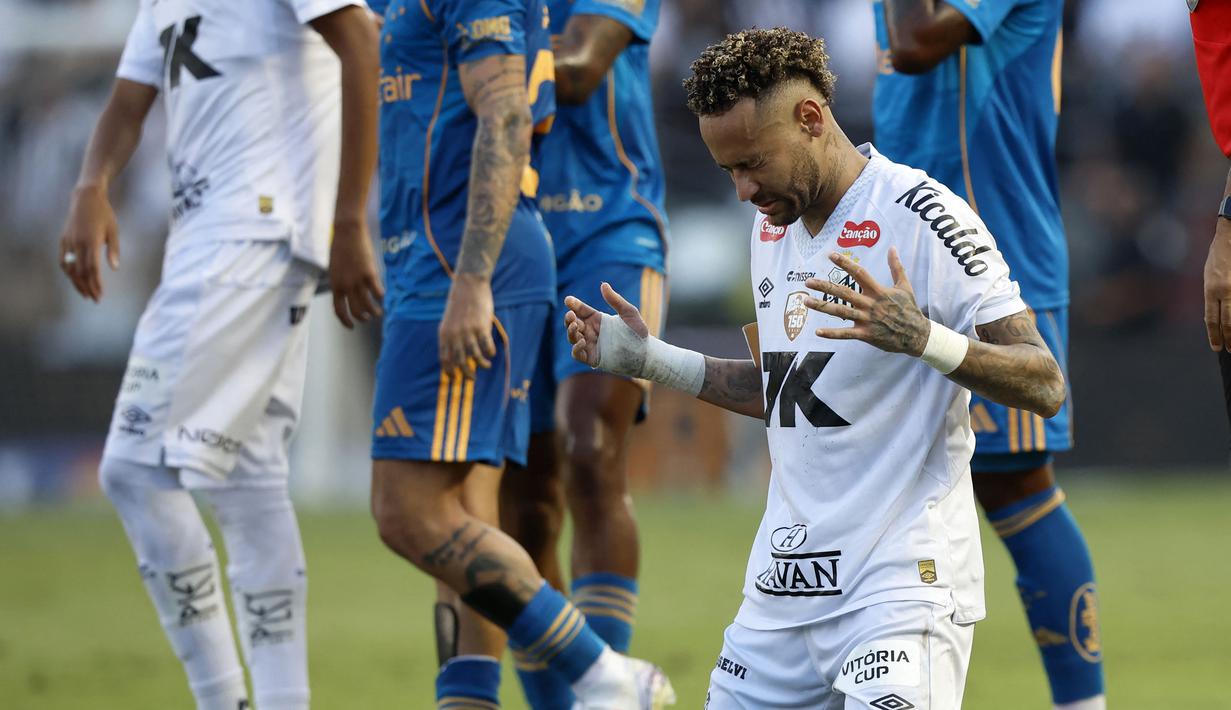 Nama Neymar Jr tak masuk dalam nama skuad yang akan dibawa Ancelotti sebagai persiapan terakhir jelang turnamen tertinggi sepak bola empat tahunan tersebut. (AFP/Miguel Schincariol)