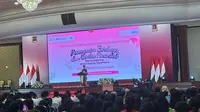 Kepala Eksekutif Pengawas Perilaku Usaha Jasa Keuangan, Edukasi, dan Perlindungan Konsumen Otoritas Jasa Keuangan (OJK), Frederica Widyasari Dewi, dalam Edukasi Keuangan PMI dalam rangka perayaan Hari Kartini, di Gedung Dhanapala Kementerian Keuangan, Jakarta, Senin (21/4/2025). (Tira/Liputan6.com)