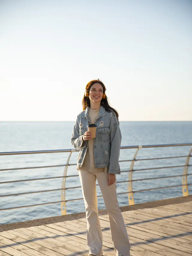 wanita oktober santai