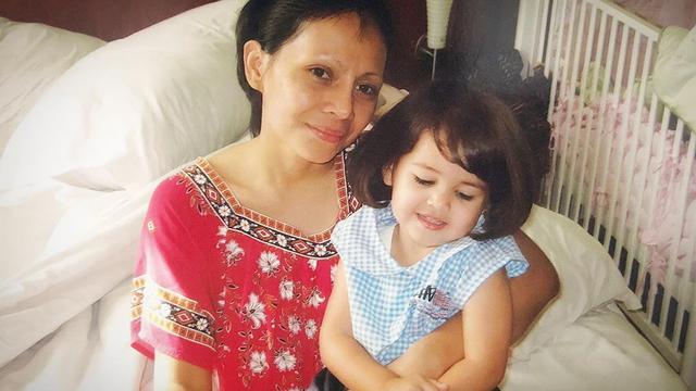 6 Potret Kedekatan Sandrinna Michelle dan Ibunda, Penuh Kehangatan