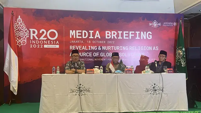 R20 atau Religion of Twenty yang digagas oleh Pengurus Besar Nahdlatul Ulama (PBNU). Forum tersebut nantinya akan mengundang para pemuka agama dari berbagai negara
