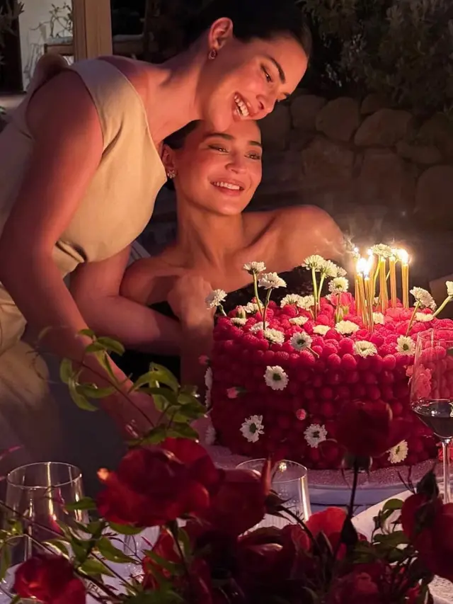 Kylie Jenner saat Pesta Ulang Tahun Sederhana ke 28. [@kyliejenner]